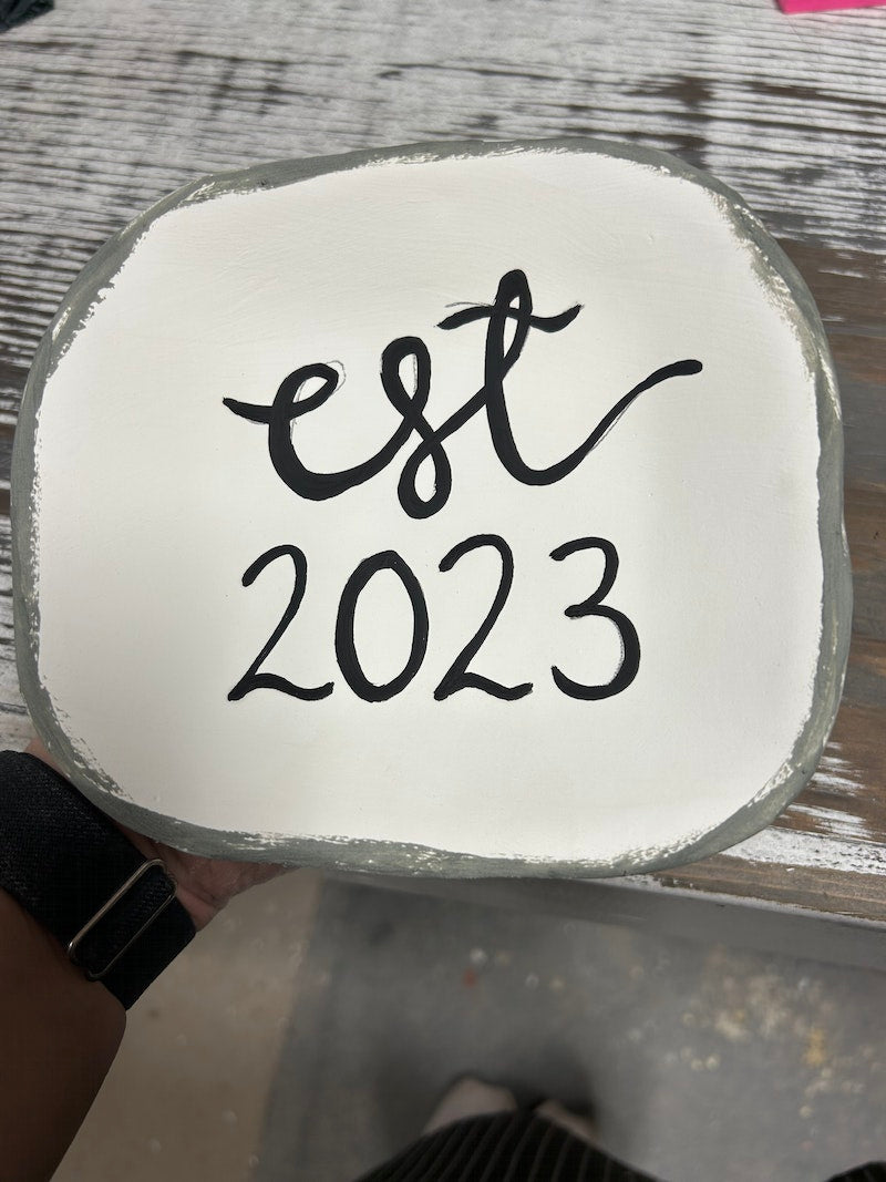 Etta B Est. Round Dish