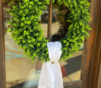 Why Wreath Sashes Are the Must Have Home Accessory This Year