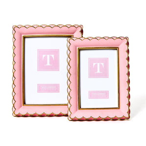 Pink Scalloped Photo Frame