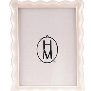 Resin Scalloped Photo Frame