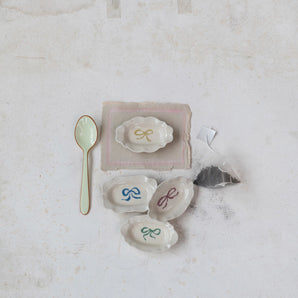Scalloped Dish with Bow